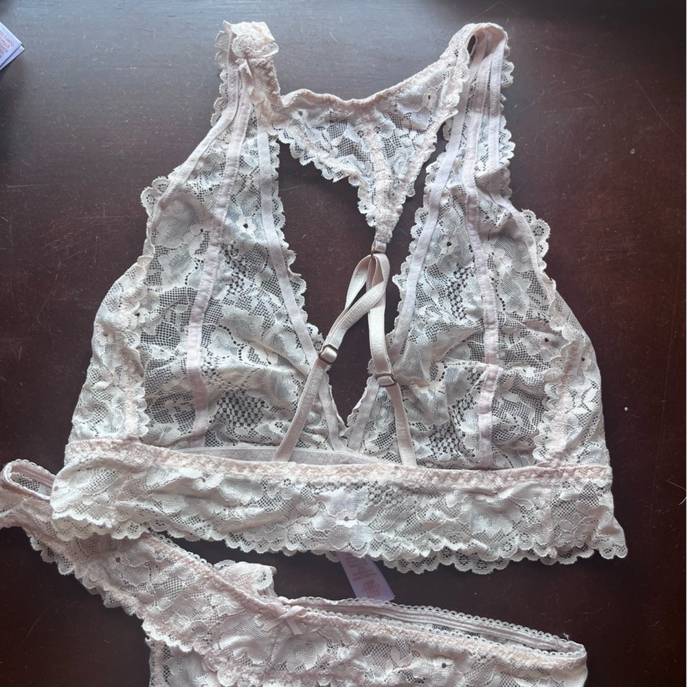 Savage x Fenty size small pink lace set